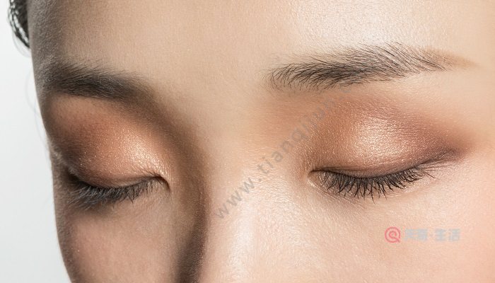 橘色眼影配什么口红 橘色眼影配哪种色口红(图4) 橘色眼影配什么口红